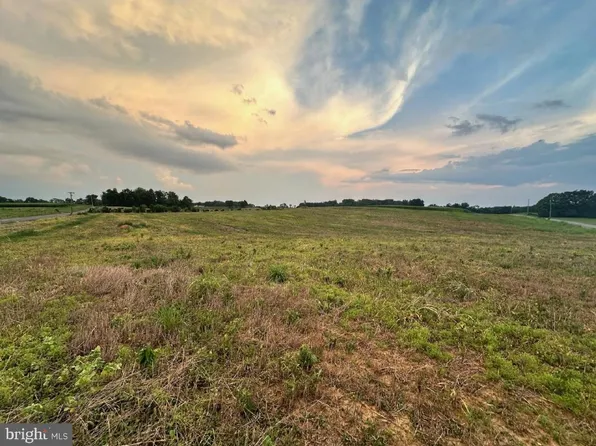 Swan Pond Rd, Martinsburg, WV 25404