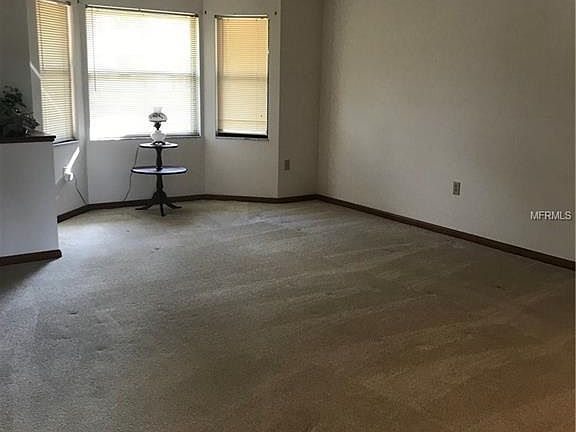 2nd image of 2438 Roslyn Ln