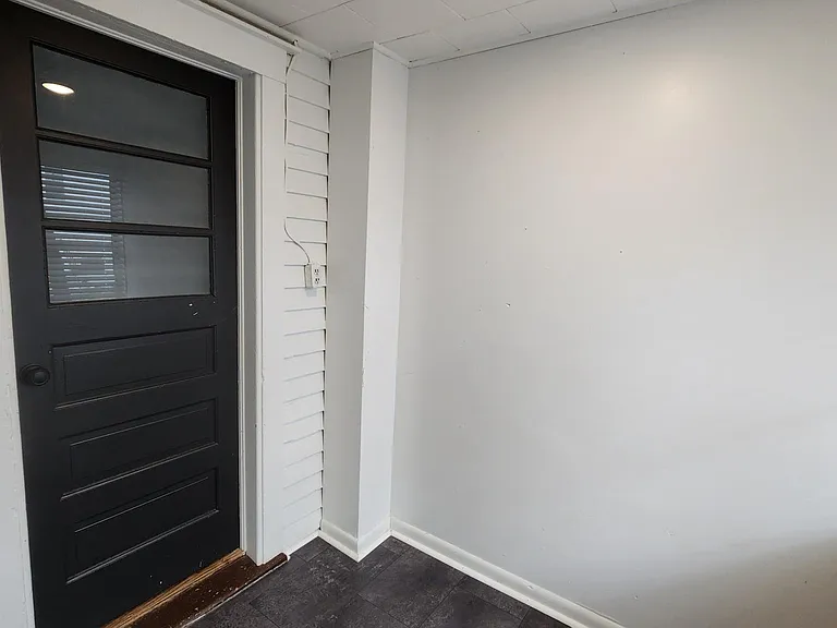 540 W 3rd St #B — Photo 24