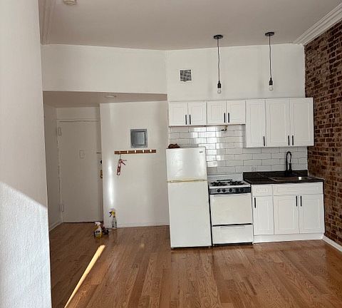 3rd image of 564 Atlantic Ave #2B