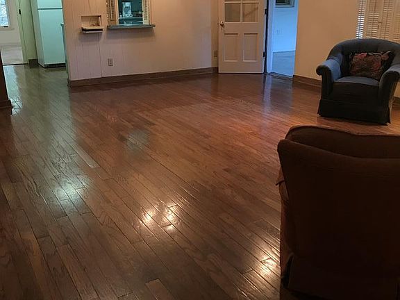 4th image of 2042 N Plantation Dr