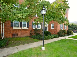 6624 Boulevard Vw APT B1, Alexandria, VA 22307