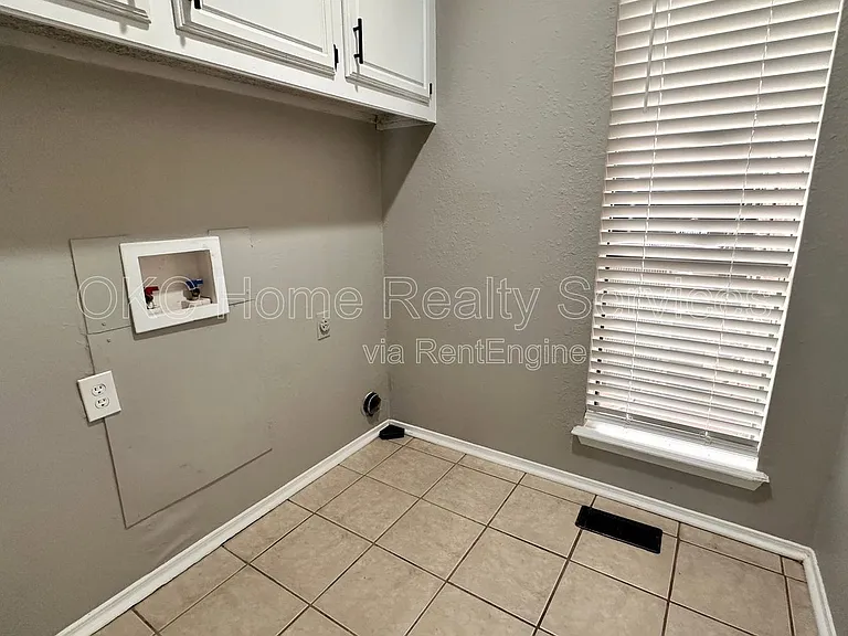 6713 Lyrewood Ln — Photo 12