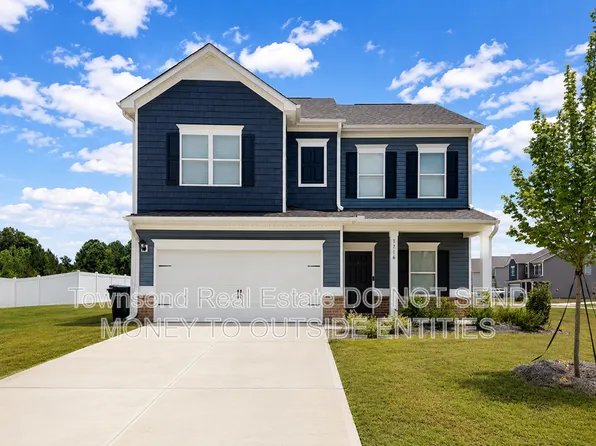 1716 Nesting Trail Dr, Fayetteville, NC 28312