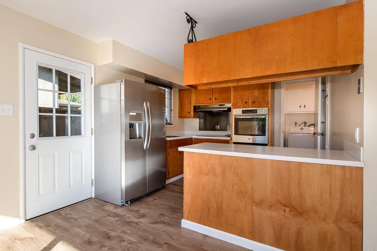 3 bed, 1216 sqft, $4,600 — Photo 4