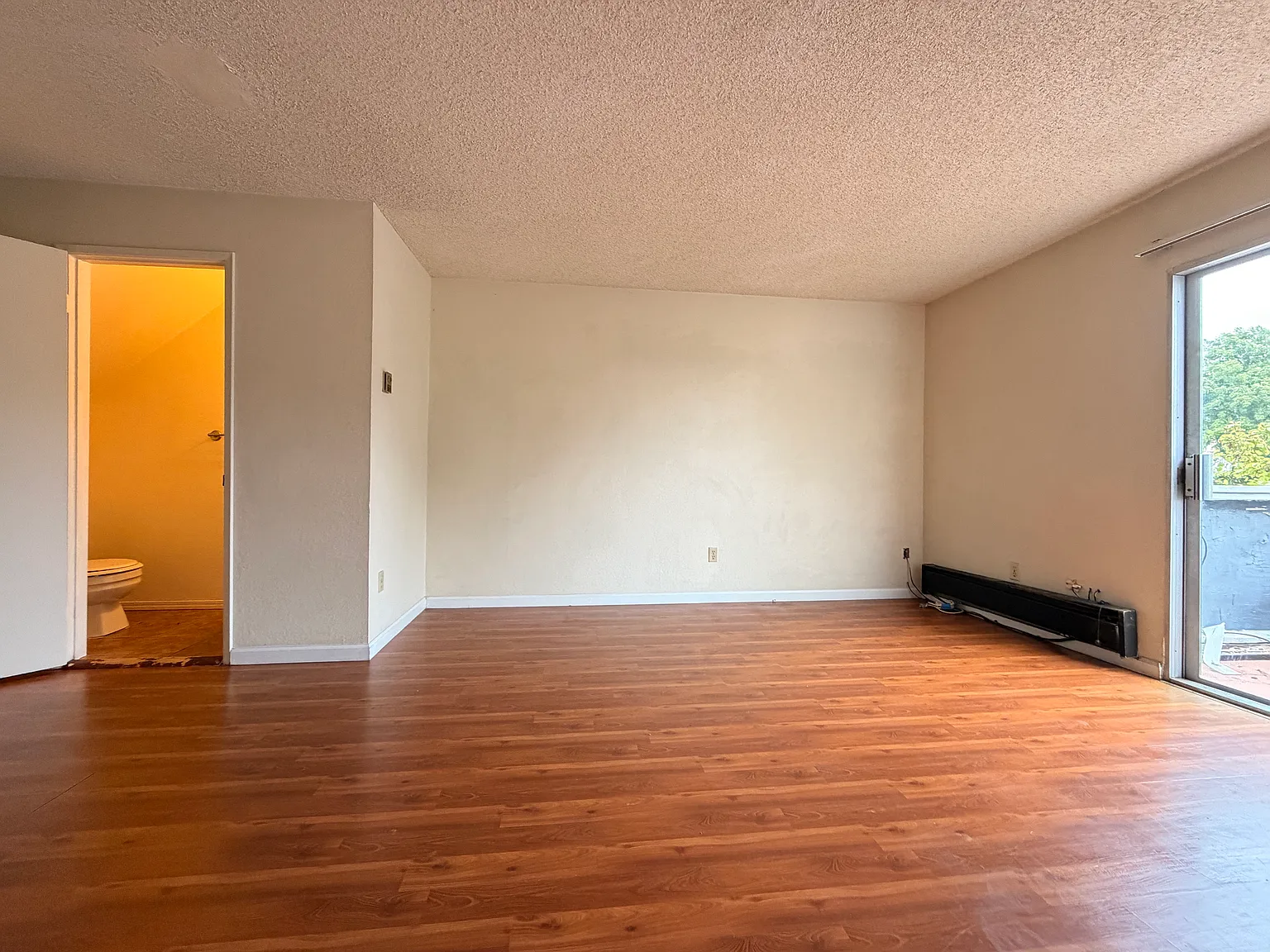 2 bed, 1.5 bath, 1084 sqft, $2,150 — Photo 2