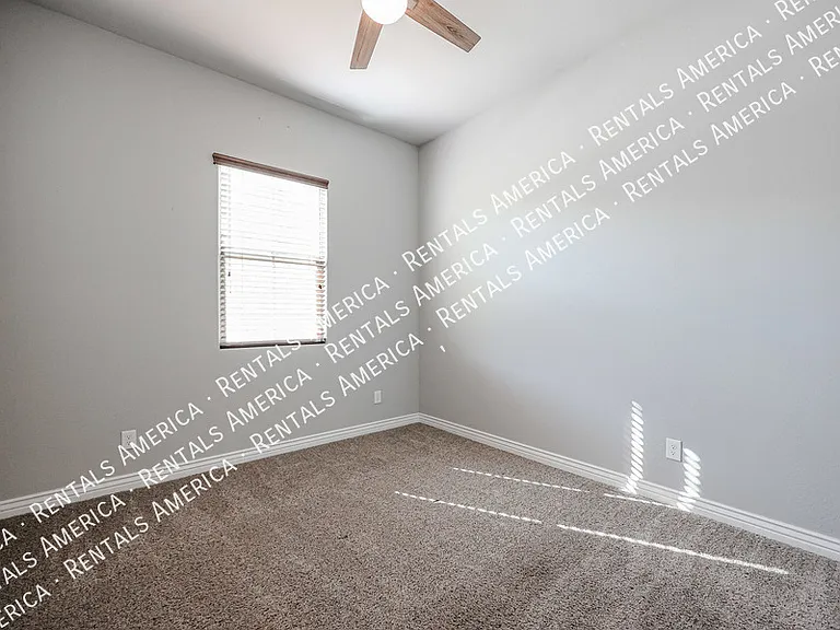8544 W Midway Ave — Photo 17