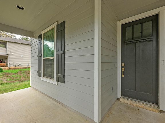 3rd image of 2501 Amur Dr