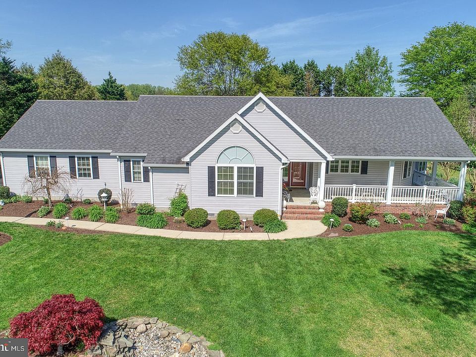 1st image of 26 Creek Dr