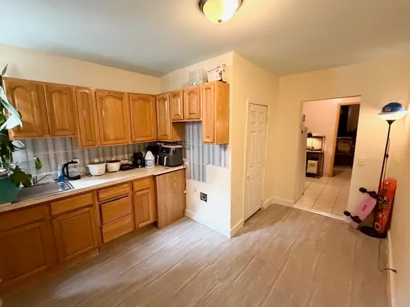 2808 Palisade Avenue image 5 of 7