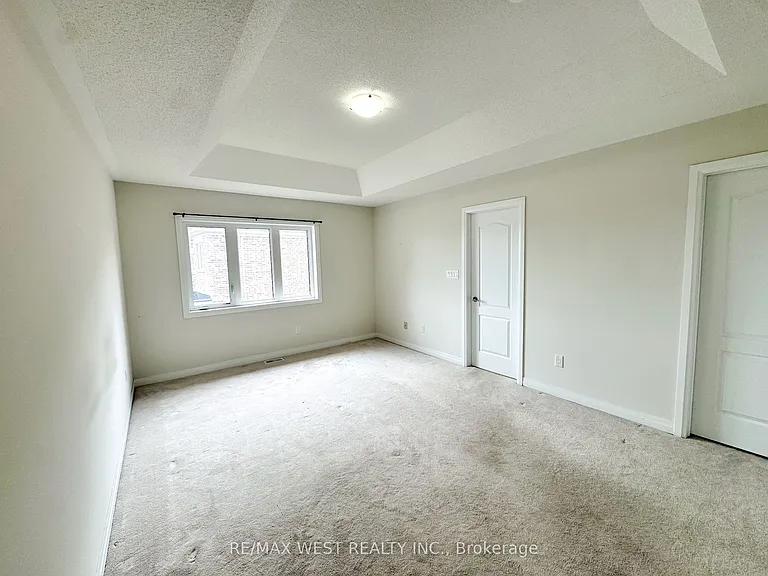 186 Parkinson Cres — Photo 14