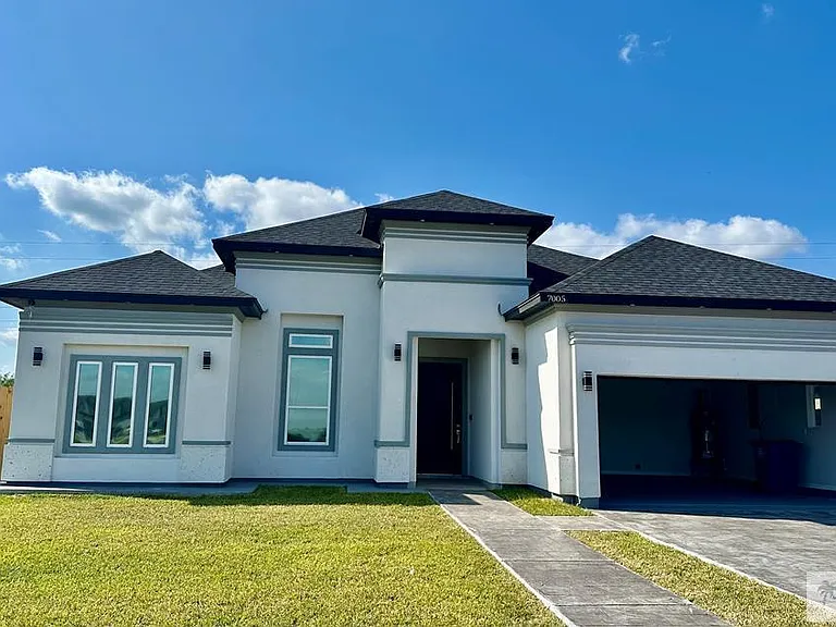 7005 Heliconia Dr — Photo 1