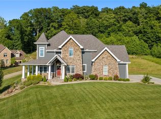 52 Alexander Dr, Williamstown, WV
