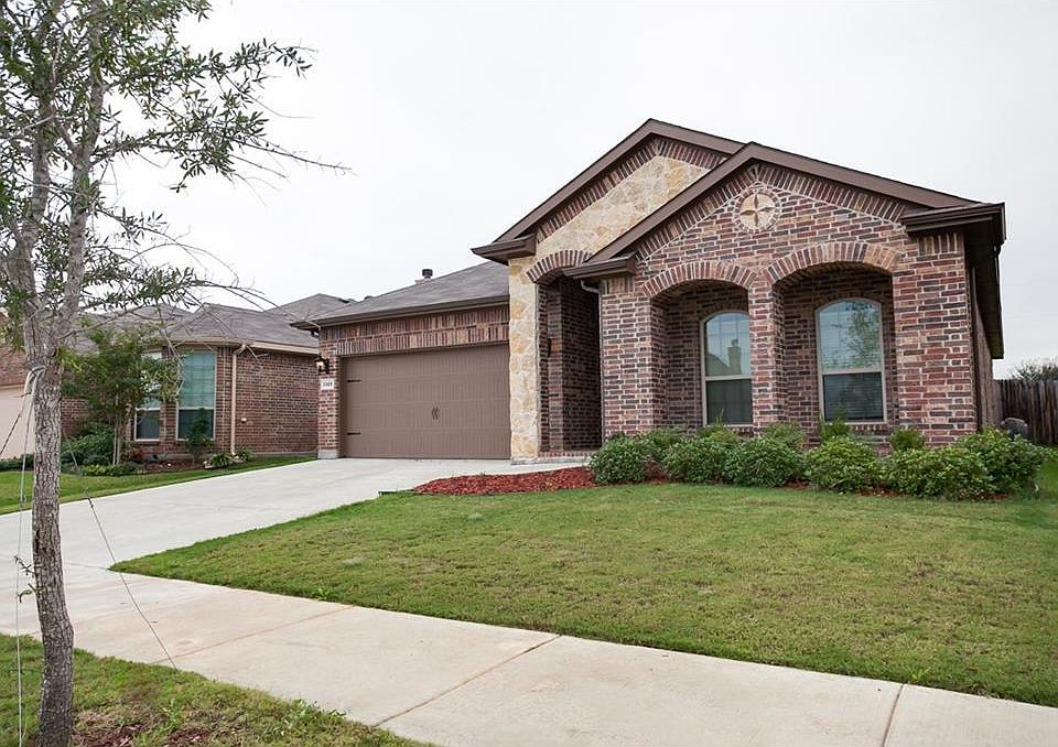 1st image of 3305 Tamarack Ln