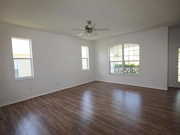 3rd image of 24828 Siena Dr