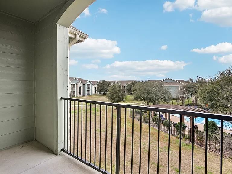Stone Creek Apartments — Photo 24