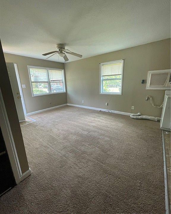 1st image of 3035 Wedgewood Dr APT 4