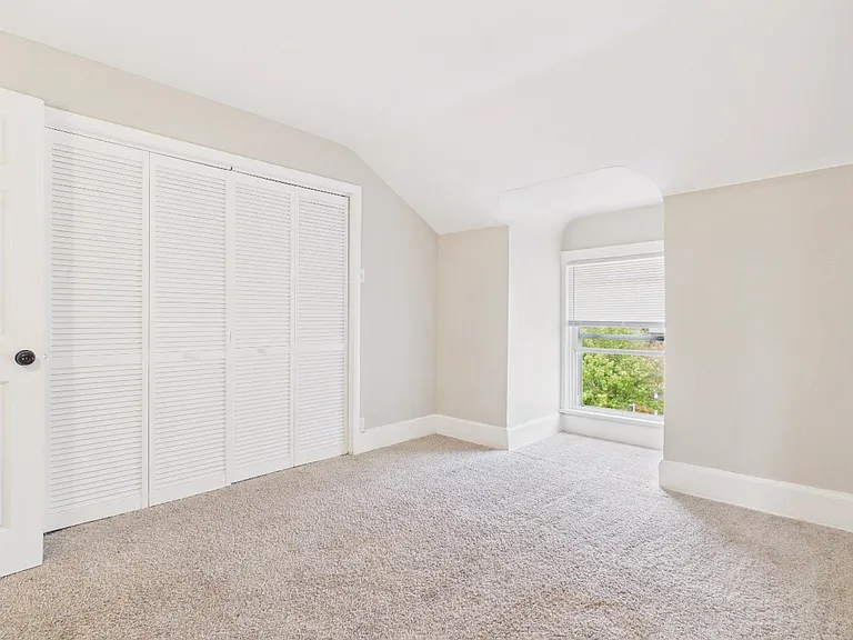 2614 Lexington St — Photo 5