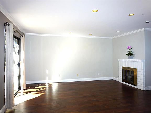 5th image of 16144 Loretta Ln