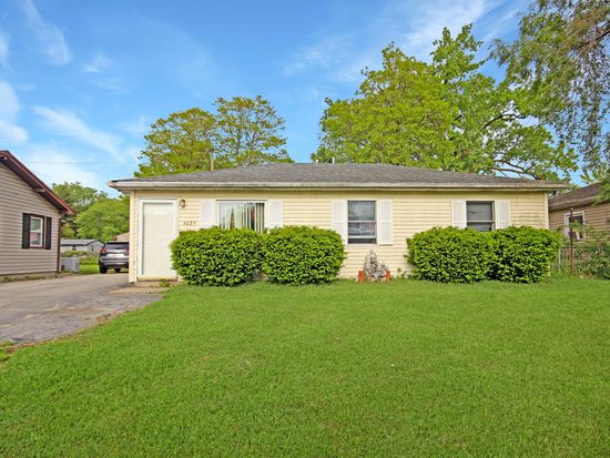 4089 Willow St, Hobart, IN 46342