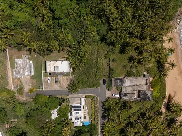 16 Delfin Cap De Mnr, Vega Alta, PR 00692
