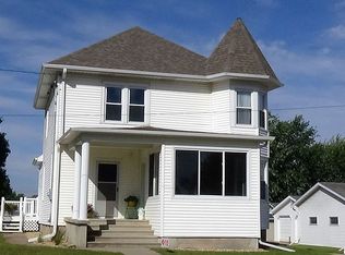 204 2nd St W, Worthington, IA 52078