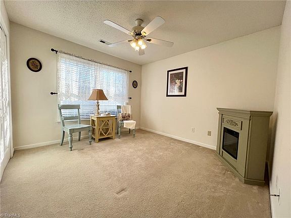 5th image of 506 Campbell Gardens Rd