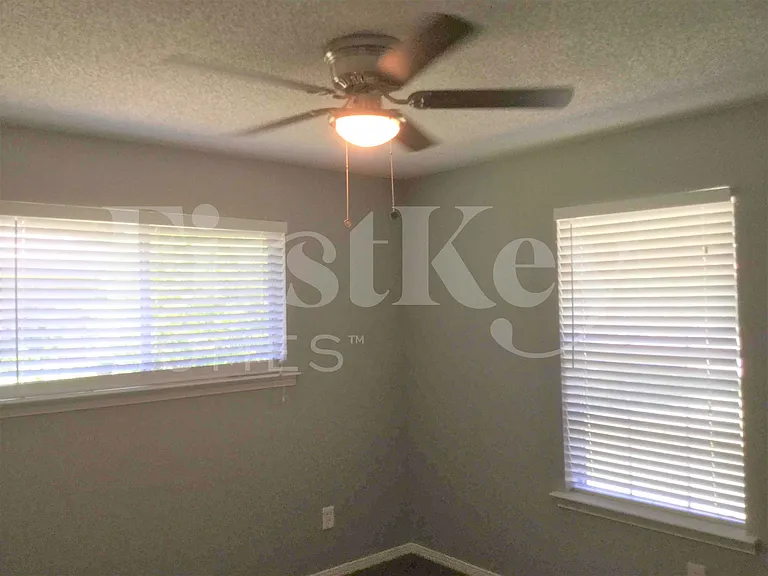 419 Buckingham Pl — Photo 9