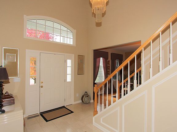3rd image of 23 Chambers Dr