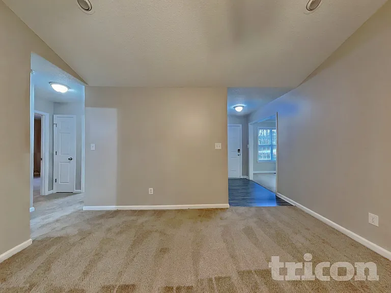 76 Wild Oaks Ct — Photo 2