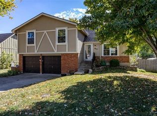817 E Piatt Ln, Olathe, KS 66061