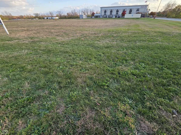 65 E Rampart St, Shelbyville, IN 46176