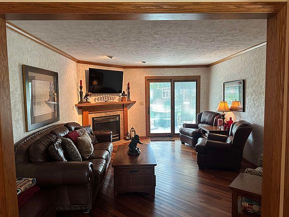 4th image of 2922 Lakepark Ln