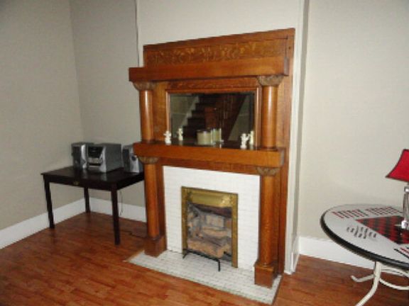 3rd image of 105 Owens St