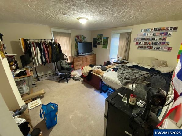 salem-oregon-80487815 picture