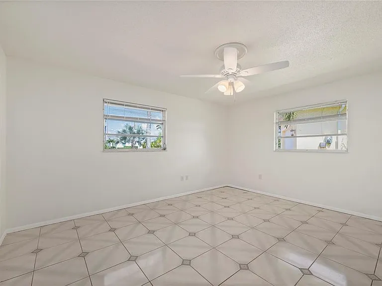 110 Gulfview Rd — Photo 26