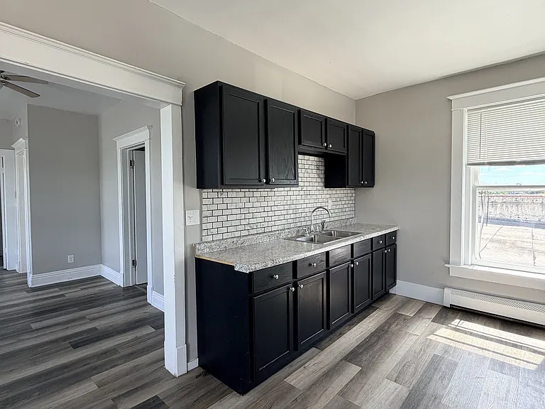 822 E River Dr #2 — Photo 22