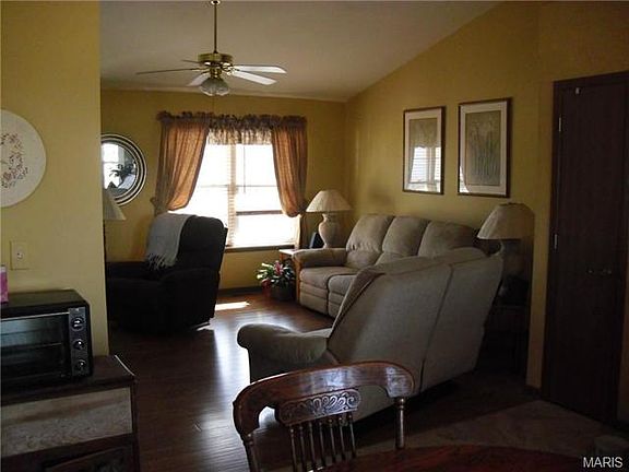 4th image of 1015 Southway Ct