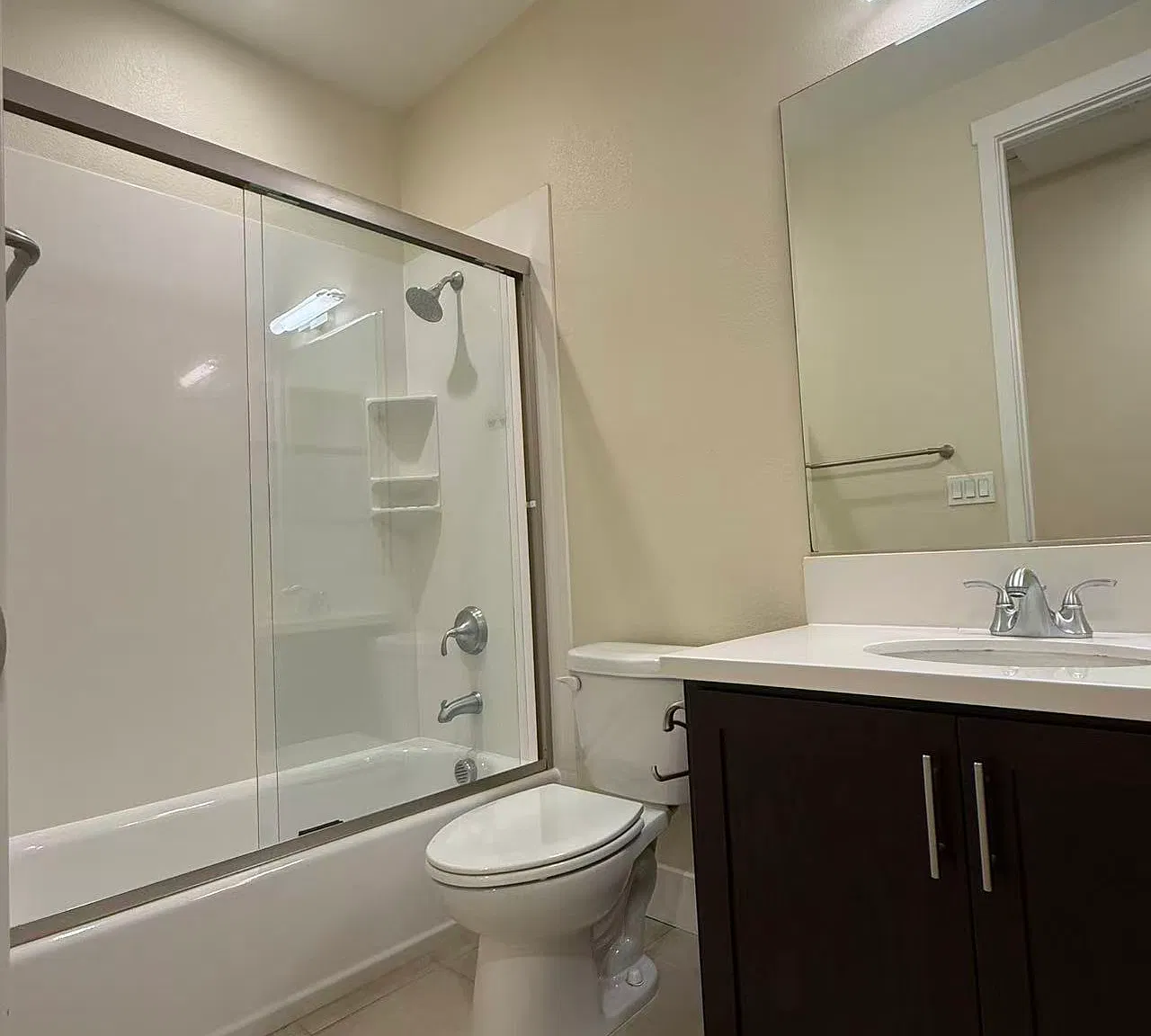 4 bed, 1706 sqft, $6,300 — Photo 2