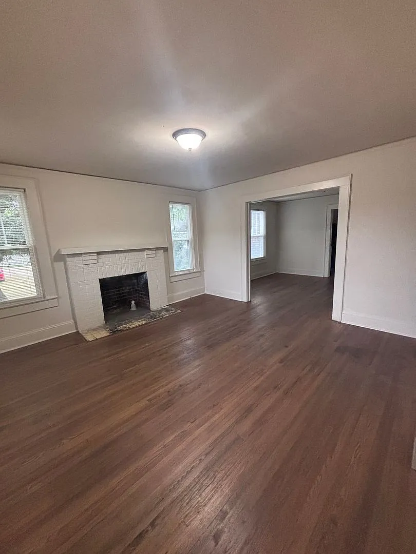 Discover this three-bedroom, one-bath single-family home in East Charlotte -$500 off the first fu... — Photo 3
