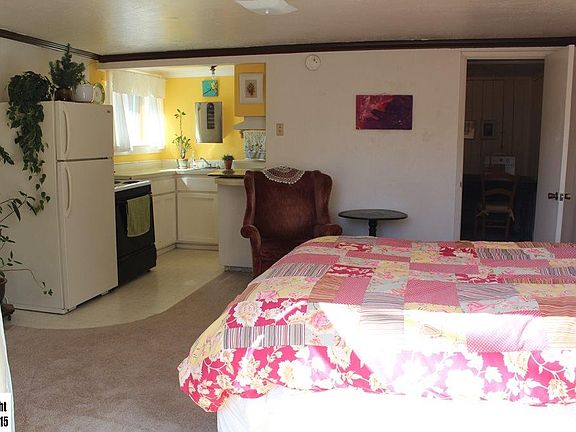 5th image of 174 Hillcrest Dr