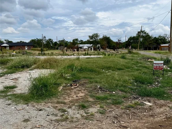 1901 E 3rd St, Sulphur, OK 73086