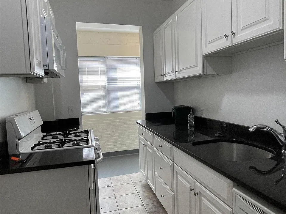 5 Linnaean St #25