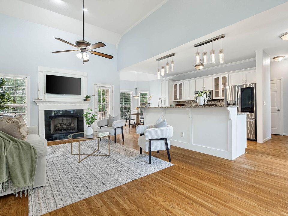 1st image of 109 Astor Cir