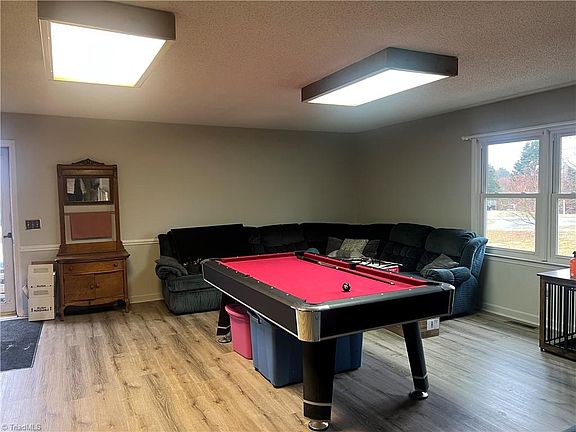 4th image of 417 Fulton Ave