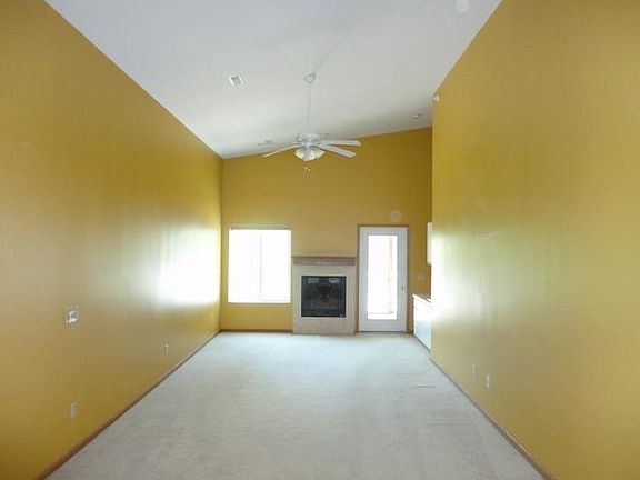 2nd image of 3840 Creek Hill Dr