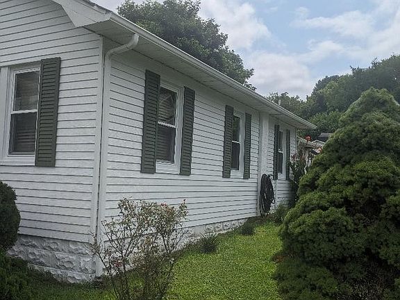 4th image of 604 E Virginia Ave
