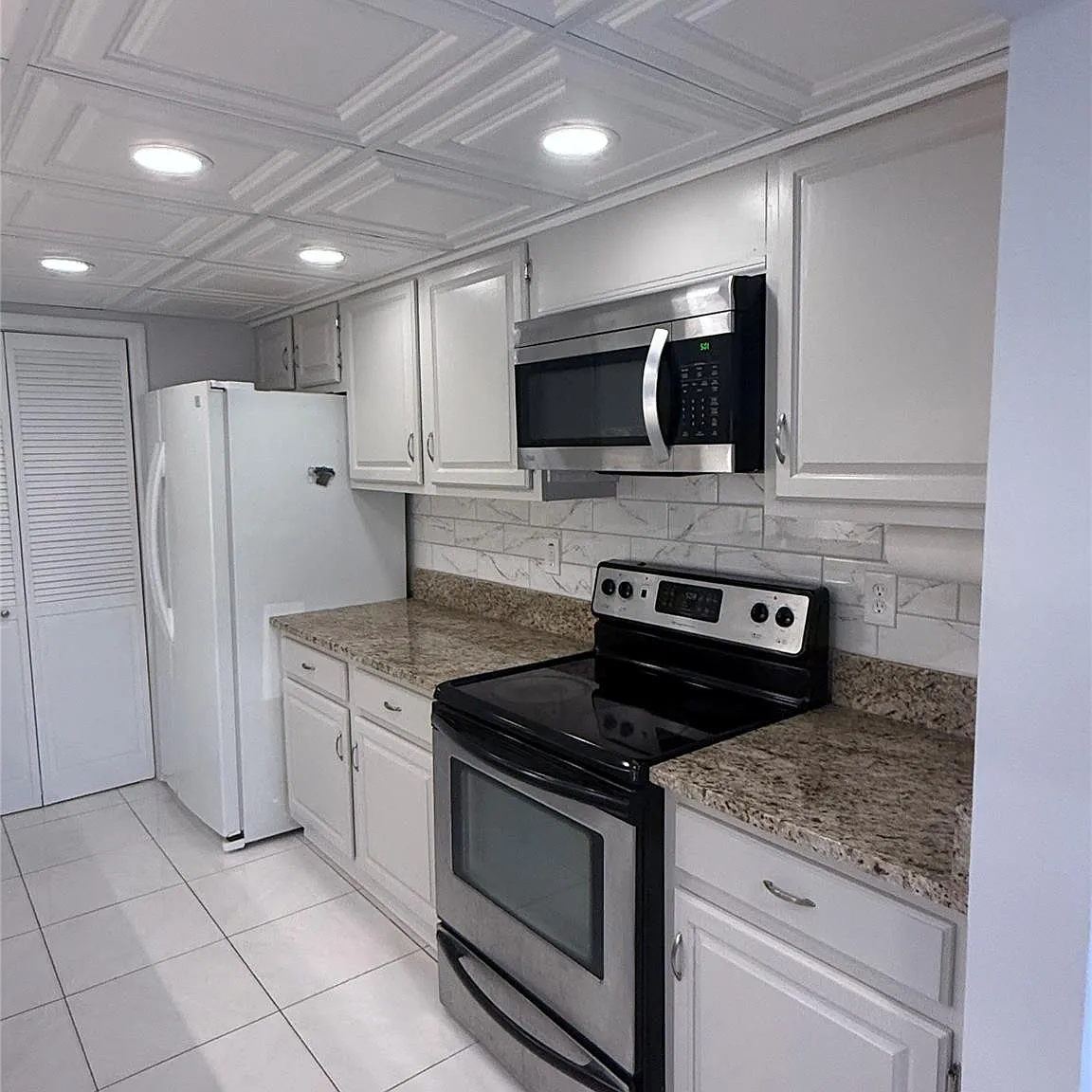 2 bed, 2.0 bath, 1315 sqft, $3,850 — Photo 4