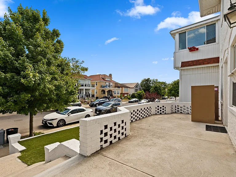 245 W Walnut St #2 — Photo 25