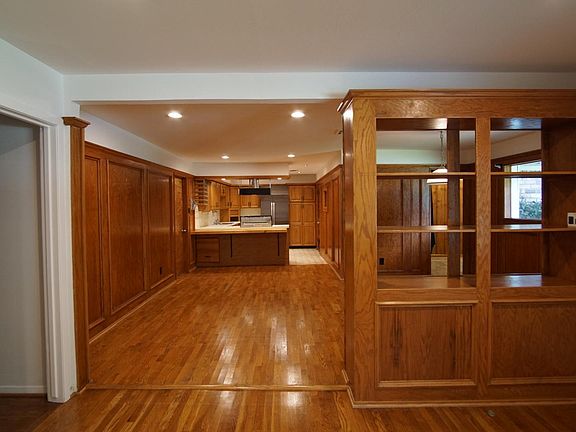 5th image of 9623 Vilven Ln